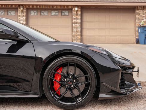 Used 2025 Chevrolet Corvette Z06 w/ Z07 Performance Package image 11