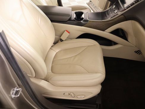 Used 2018 Lincoln MKX Reserve w/ Driver Assistance Package image 13