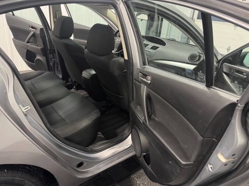 Used 2011 MAZDA MAZDA3 i Touring image 20