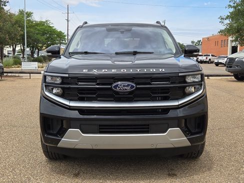 Used 2025 Ford Expedition Platinum AWD/4WD image 10