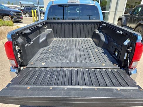 Used 2019 Toyota Tacoma TRD Off-Road image 28