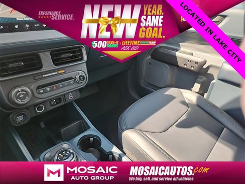 New 2025 Ford Maverick Lariat w/ Black Appearance Package image 27