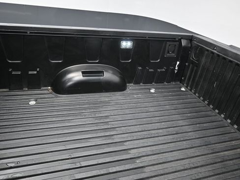 Used 2022 Toyota Tundra Platinum image 31