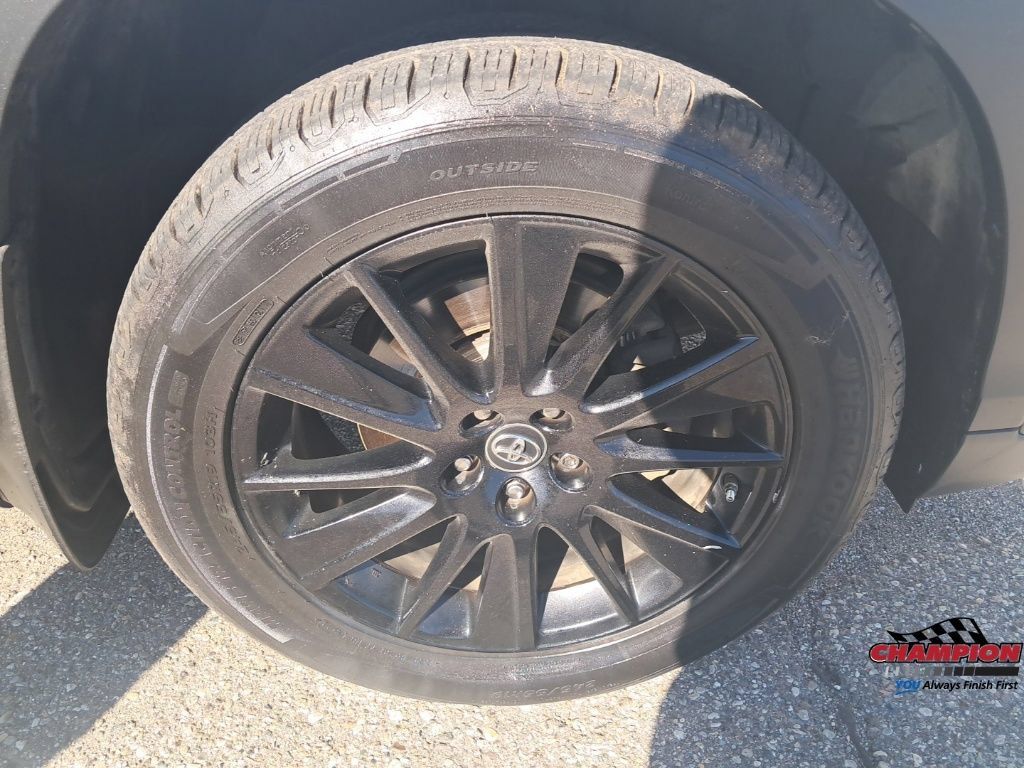 Used 2019 Toyota Highlander SE w/ Protection Package #3 AWD/4WD image 18