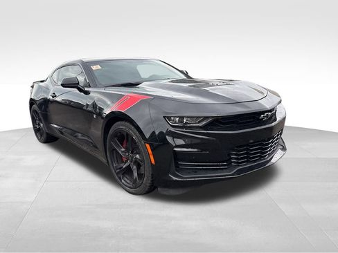 Used 2021 Chevrolet Camaro SS RWD image 9