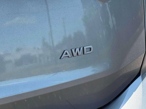 Used 2025 Nissan Rogue SV AWD/4WD image 11