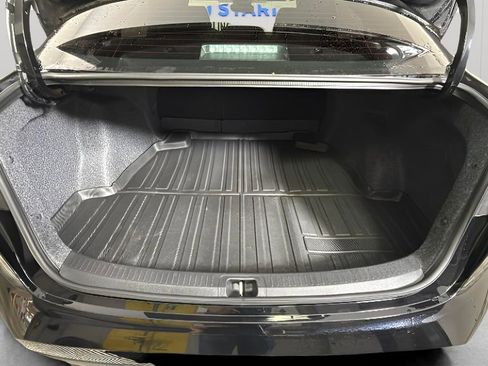 Used 2025 Toyota Corolla LE image 28