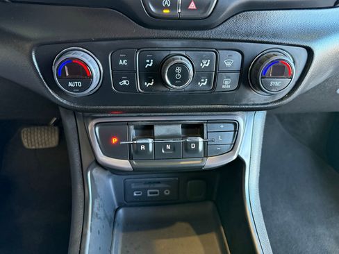 Used 2024 GMC Terrain AT4 image 24