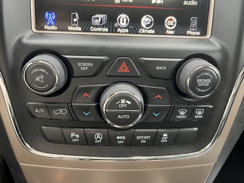 Used 2017 Jeep Grand Cherokee Limited image 25