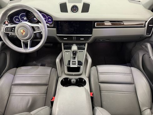 Certified 2023 Porsche Cayenne AWD/4WD image 16
