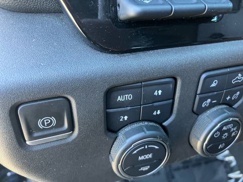 Used 2022 Chevrolet Silverado 1500 ZR2 w/ Technology Package AWD/4WD image 14