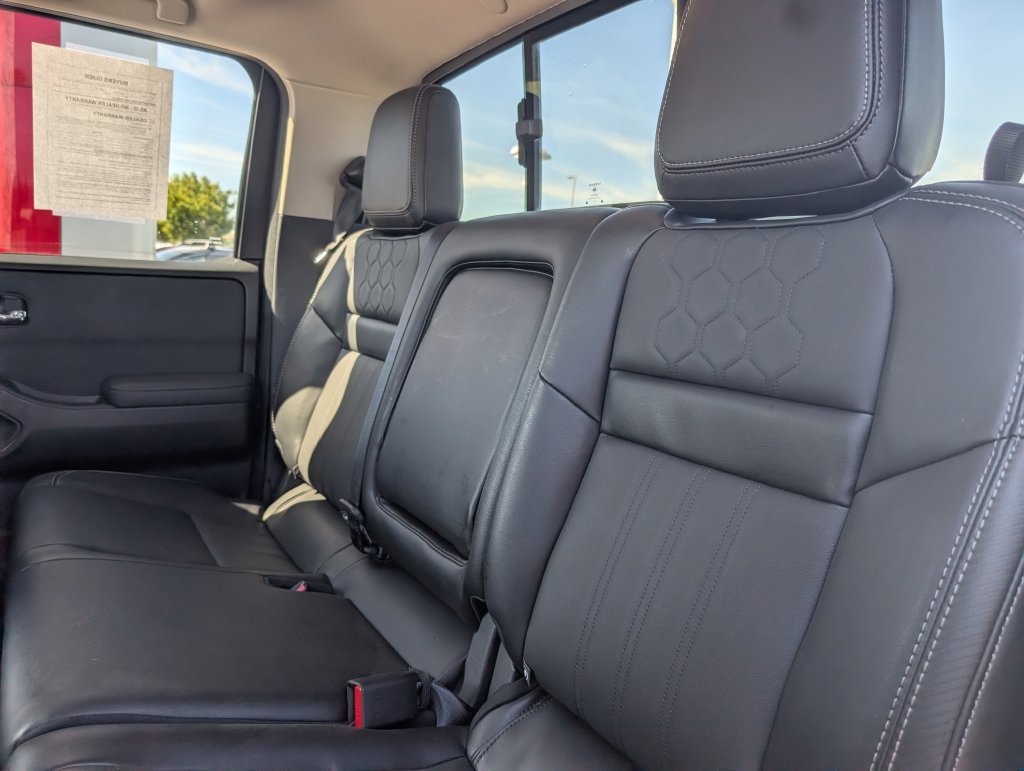 Used 2024 Nissan Frontier SL AWD/4WD image 9