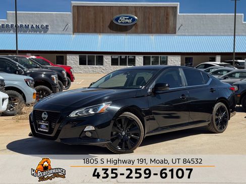 Used 2022 Nissan Altima 2.5 SR w/ Midnight Edition Package AWD/4WD image 1