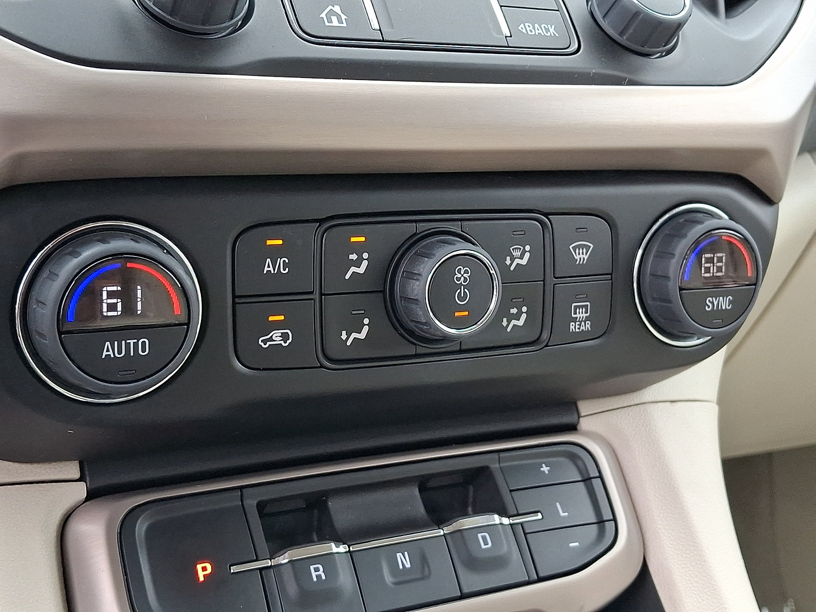 Used 2023 GMC Acadia Denali AWD/4WD image 15