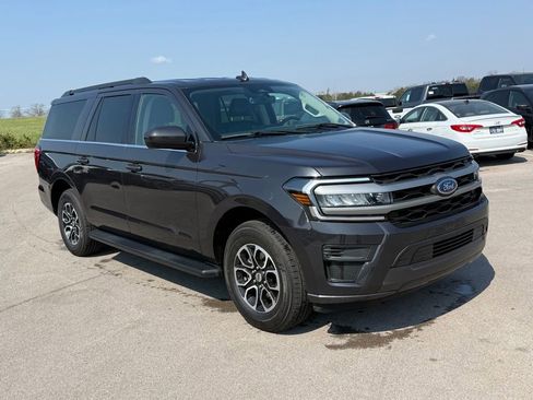 Used 2024 Ford Expedition Max XLT image 2