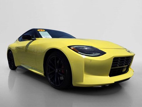 Used 2023 Nissan Z w/ Floor Mat Package (L93) RWD image 7