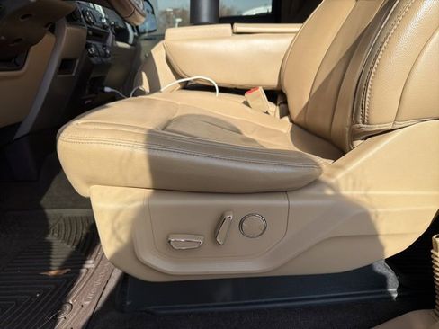 Used 2018 Ford F150 Lariat image 28