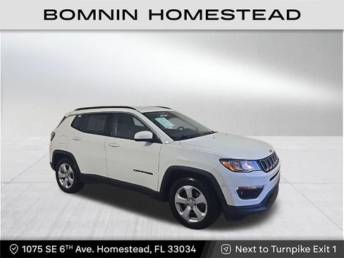Used 2019 Jeep Compass Latitude image 1