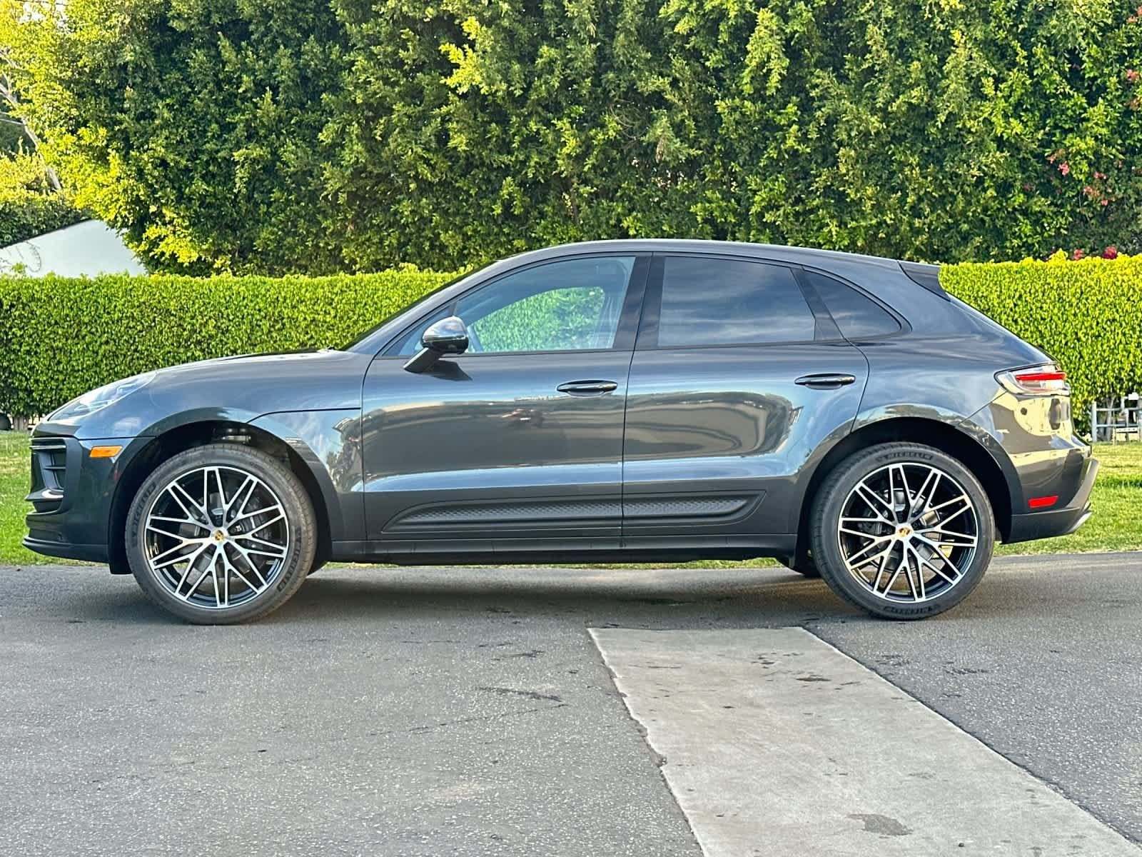 Used 2026 Porsche Macan AWD/4WD image 2