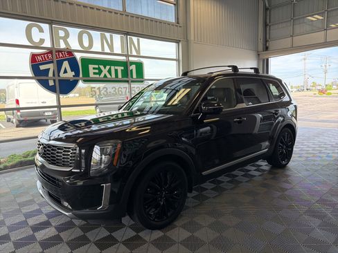 Used 2021 Kia Telluride SX w/ SX Prestige Package image 3