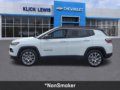 Used 2025 Jeep Compass Limited AWD/4WD image 4