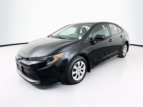 Used 2024 Toyota Corolla LE image 3