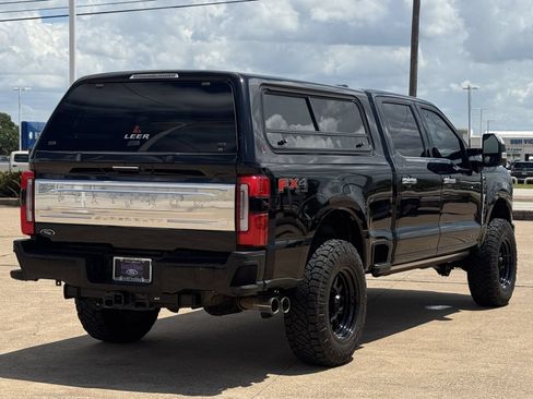 Used 2023 Ford F250 Platinum w/ FX4 Off-Road Package AWD/4WD image 4