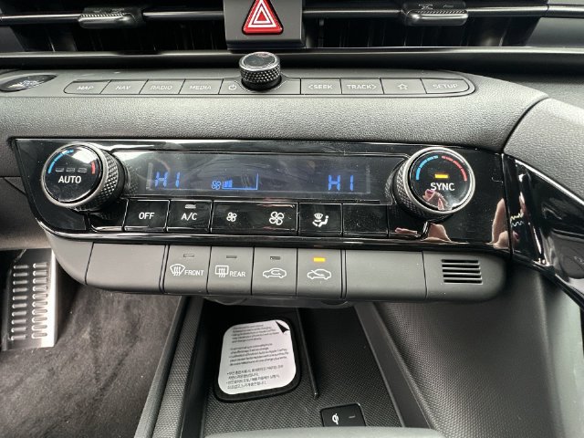 New 2026 Hyundai Elantra SEL FWD image 24