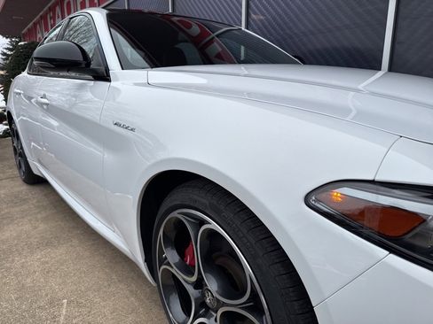 Used 2022 Alfa Romeo Giulia Veloce image 6