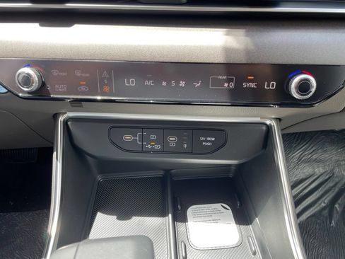 New 2026 Kia Carnival EX FWD image 22
