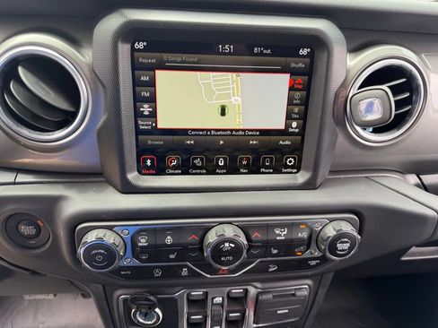 Used 2021 Jeep Wrangler Unlimited Sahara AWD/4WD image 26