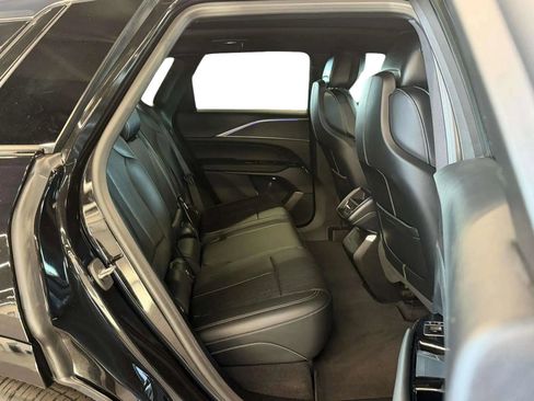 Used 2024 Cadillac Lyriq Sport image 14