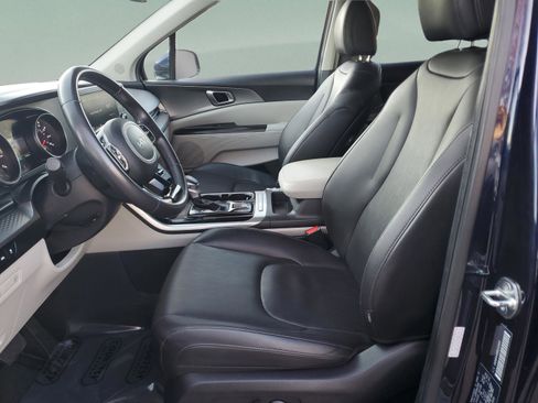 Certified 2024 Kia Carnival LX image 20