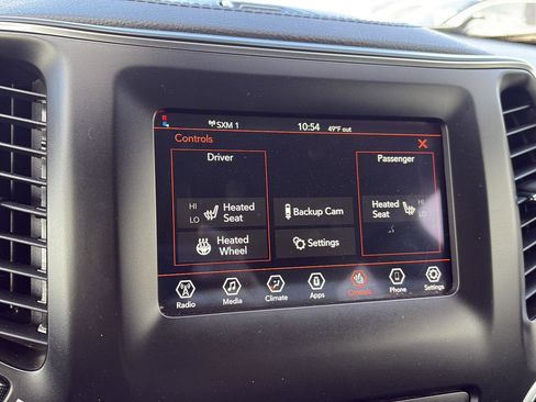 Used 2019 Jeep Cherokee Latitude Plus w/ Cold Weather Group image 12