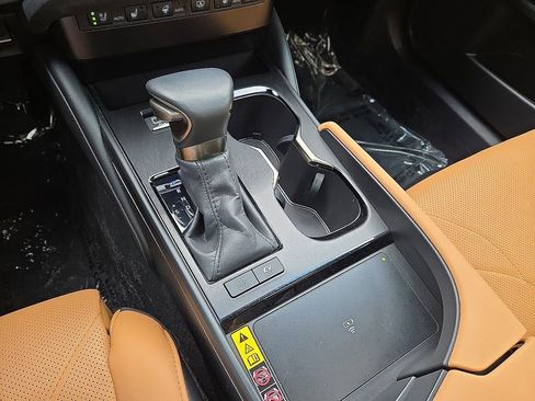 Used 2024 Lexus ES 300h Ultra Luxury w/ Accessory Package (Z2) FWD image 31