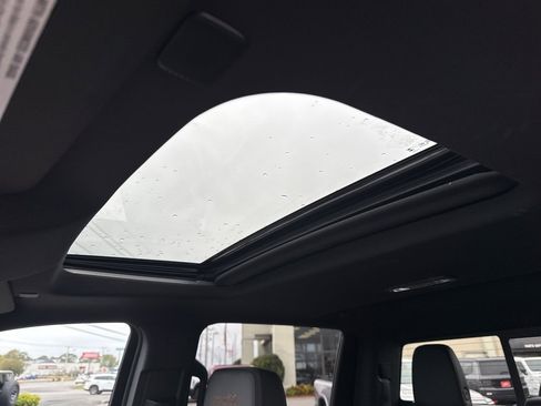 Used 2024 Chevrolet Silverado 2500 High Country w/ High Country Premium Package image 39