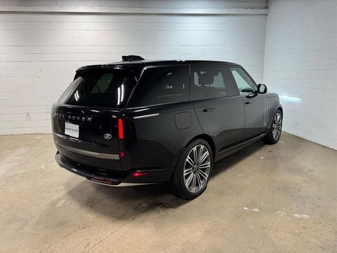 Used 2023 Land Rover Range Rover Long Wheelbase SE image 6