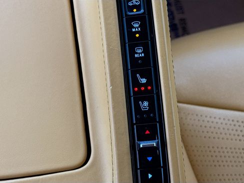 Used 2021 Chevrolet Corvette Stingray Premium Cpe w/ Engine Appearance Package RWD image 21