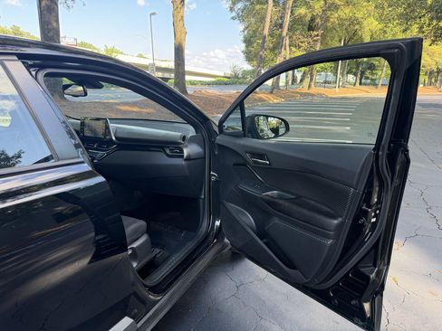 Used 2019 Toyota C-HR LE FWD image 16