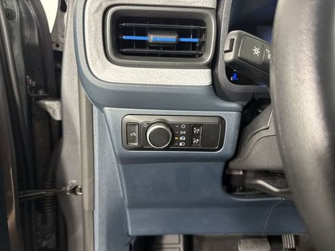 Used 2025 Ford Maverick XLT w/ Equipment Group 302A AWD/4WD image 16