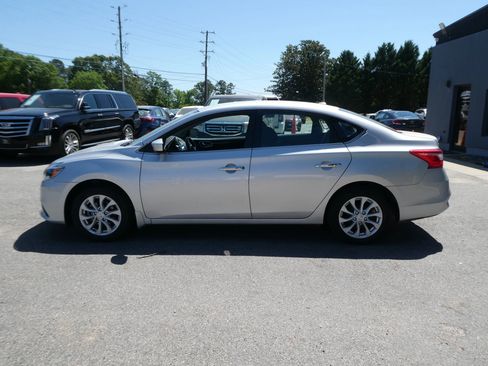Used 2019 Nissan Sentra SV FWD image 9