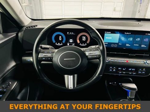 Used 2025 Hyundai Kona SEL image 5