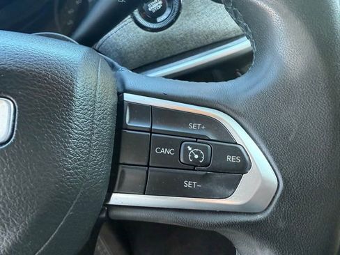 Certified 2022 Jeep Compass Latitude image 13