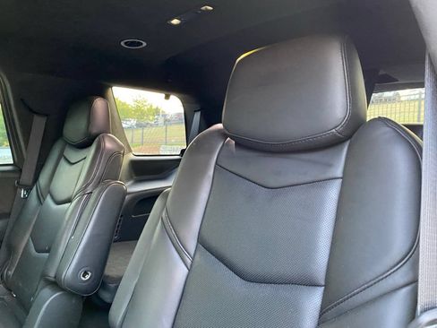 Used 2020 Cadillac Escalade Platinum AWD/4WD image 12
