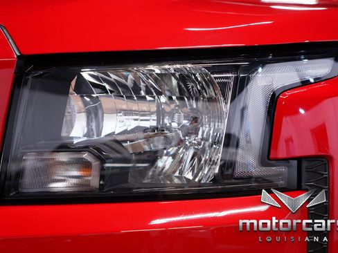 Used 2022 Nissan Frontier SV image 11