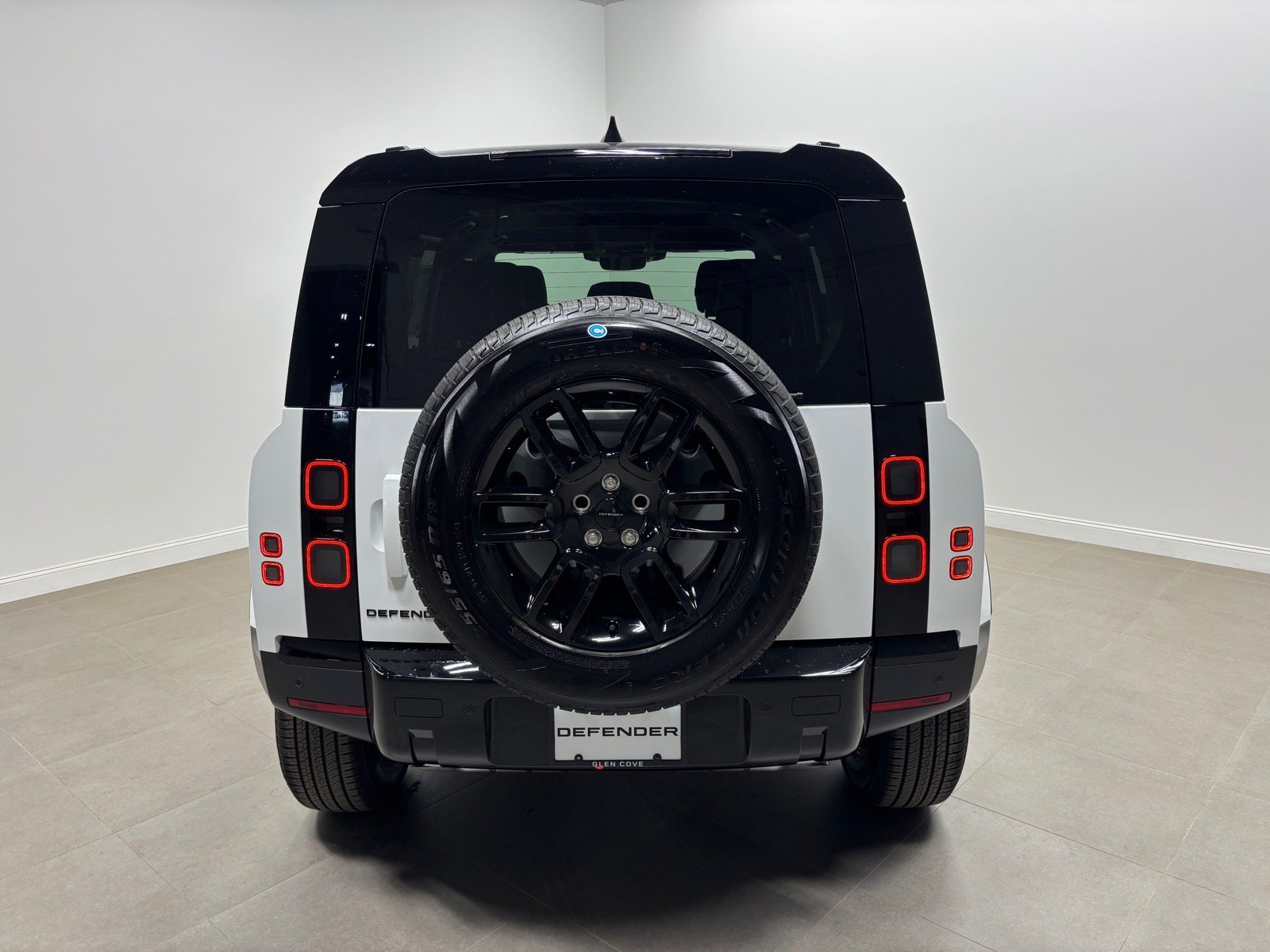 Used 2026 Land Rover Defender 110 S AWD/4WD image 8
