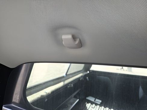 Used 2022 Toyota Tacoma SR image 31