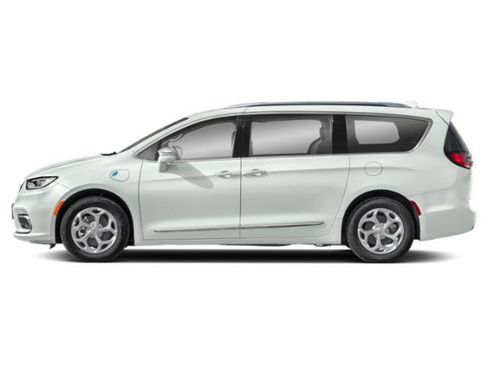 Certified 2022 Chrysler Pacifica Limited FWD image 2