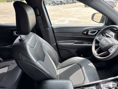 Used 2025 Jeep Compass Trailhawk AWD/4WD image 22