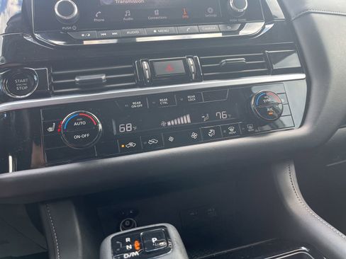 Used 2025 Nissan Pathfinder SV FWD image 24